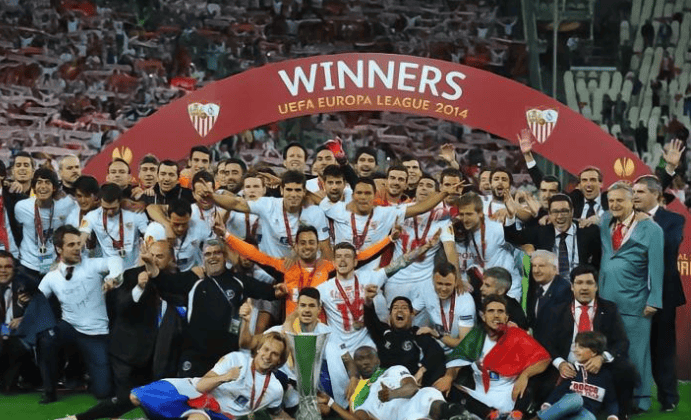 开云中国官方网站-比利亚雷亚尔发布备战花絮；清晨战术微调；欧联任务艰巨；临场指挥获称赞-开云中国官方网站